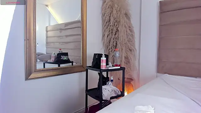 Snapshot of IsabellaJonns chatting on January 12, 2025, 7:21 am IsabellaJonns online show from January 12, 2025, 7:21 am