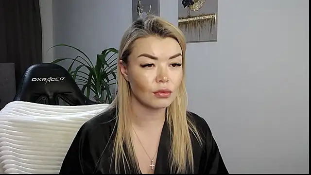 Miakiss ss online show from January 18, 2025, 2:03 am