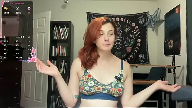 Snapshot of Aria_Fields chatting on May 27, 2026, 2:13 pm Aria Fields online show from May 27, 2026, 2:13 pm