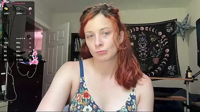 Snapshot of Aria_Fields chatting on June 2, 2026, 4:40 pm Aria Fields online show from June 2, 2026, 4:40 pm