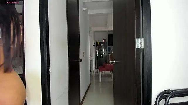 emily huddson  online show from February 17, 2025, 10:27 pm