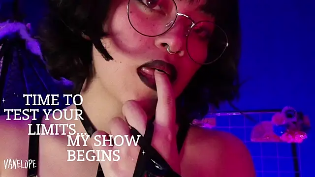 vanelope11 online show from October 26, 2025, 6:19 pm