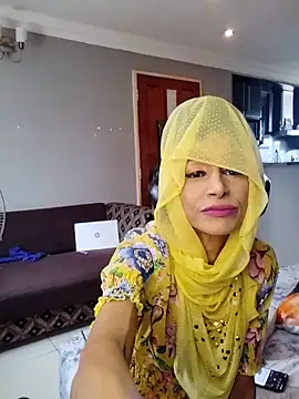 Snapshot of KamaLila chatting on October 16, 2025, 10:34 am KamaLila online show from October 16, 2025, 10:34 am