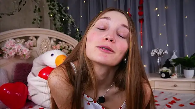 MonaEldon online show from February 14, 2026, 2:12 am