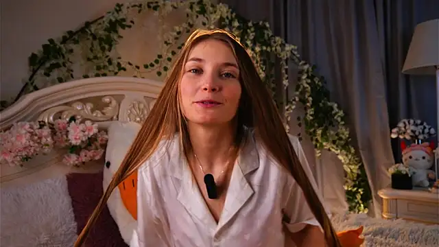 Snapshot of MonaEldon chatting on December 4, 2025, 2:21 am MonaEldon online show from December 4, 2025, 2:21 am