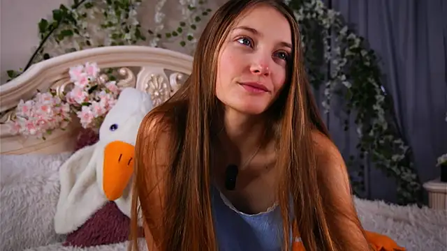 Snapshot of MonaEldon chatting on December 2, 2025, 3:19 am MonaEldon online show from December 2, 2025, 3:19 am