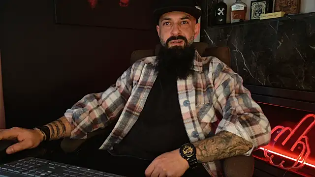 Snapshot of axxelrich_ chatting on December 17, 2025, 9:36 am axxelrich online show from December 17, 2025, 9:36 am