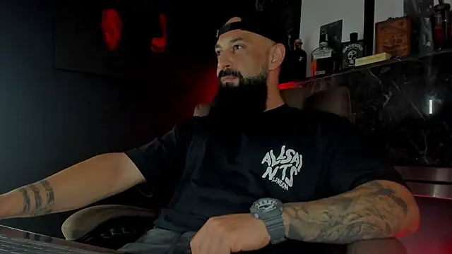 axxelrich  online show from October 8, 2025, 5:46 pm