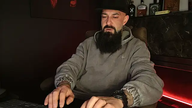 axxelrich  online show from December 2, 2025, 5:42 am