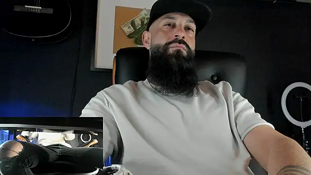 axxelrich  online show from February 19, 2025, 5:27 pm