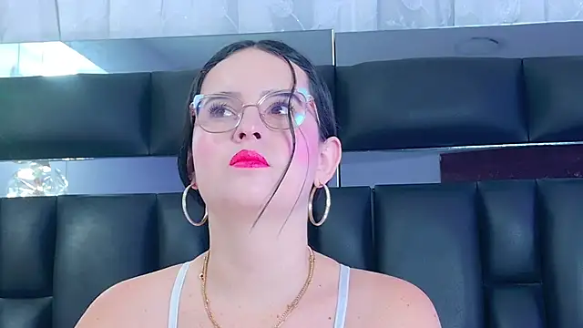 DahianaMoss online show from April 21, 2026, 11:39 am