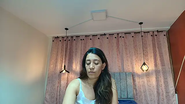 Snapshot of VioletaScott_ chatting on September 9, 2025, 4:49 pm VioletaScott online show from September 9, 2025, 4:49 pm