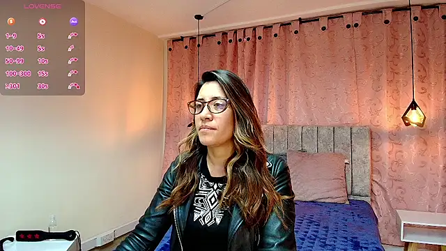 Snapshot of VioletaScott_ chatting on March 17, 2025, 1:08 pm VioletaScott online show from March 17, 2025, 1:08 pm