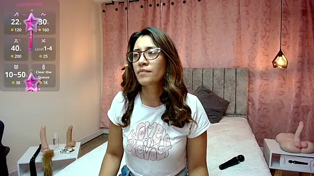 Snapshot of VioletaScott_ chatting on February 28, 2025, 12:52 pm VioletaScott online show from February 28, 2025, 12:52 pm