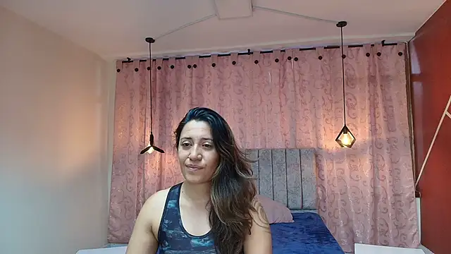 Snapshot of VioletaScott_ chatting on September 10, 2025, 2:27 pm VioletaScott online show from September 10, 2025, 2:27 pm