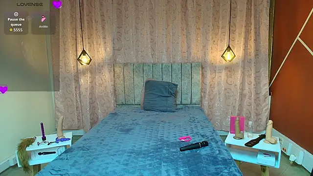 Snapshot of VioletaScott_ chatting on November 5, 2025, 12:19 pm VioletaScott online show from November 5, 2025, 12:19 pm