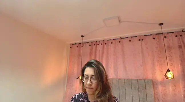 Snapshot of VioletaScott_ chatting on February 21, 2025, 1:00 pm VioletaScott online show from February 21, 2025, 1:00 pm