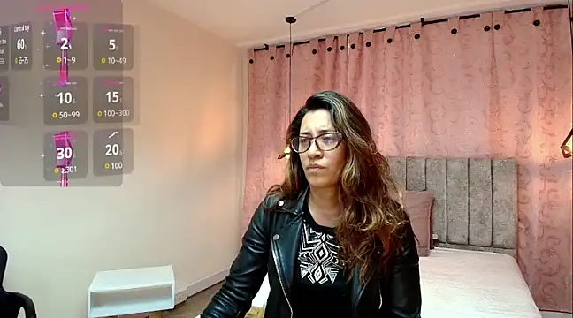 Snapshot of VioletaScott_ chatting on February 25, 2025, 1:00 pm VioletaScott online show from February 25, 2025, 1:00 pm