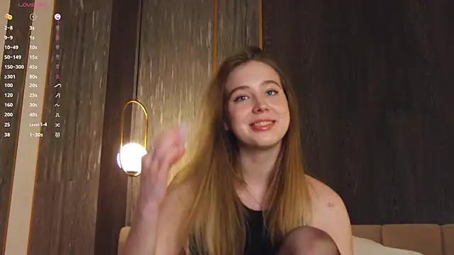 Snapshot of LoraineLuff chatting on March 12, 2025, 6:00 pm LoraineLuff online show from March 12, 2025, 6:00 pm