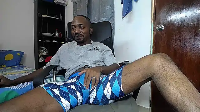 Snapshot of black__diiamond chatting on February 14, 2025, 11:31 am black diiamond online show from February 14, 2025, 11:31 am