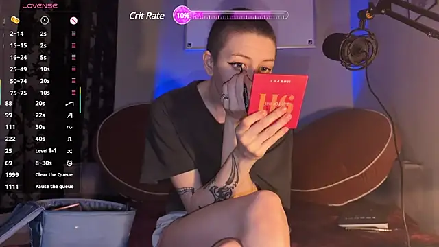 lovelylucyy online show from February 7, 2025, 3:01 am