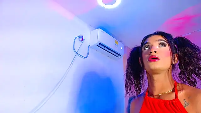 Snapshot of vanessa_nauthygirls chatting on December 22, 2025, 7:47 pm vanessa nauthygirls online show from December 22, 2025, 7:47 pm