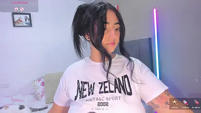 curvy jhacky online show from September 12, 2025, 1:28 am