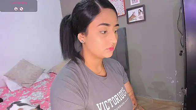 curvy jhacky online show from February 25, 2025, 7:06 pm