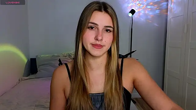 Snapshot of sophia_euphoriaa chatting on October 28, 2025, 8:24 am sophia euphoriaa online show from October 28, 2025, 8:24 am