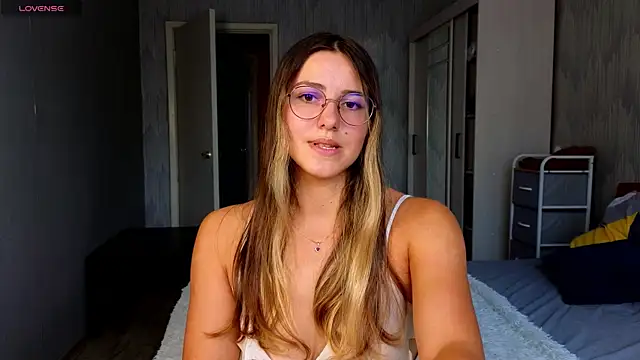 Snapshot of sophia_euphoriaa chatting on July 20, 2026, 9:05 am sophia euphoriaa online show from July 20, 2026, 9:05 am