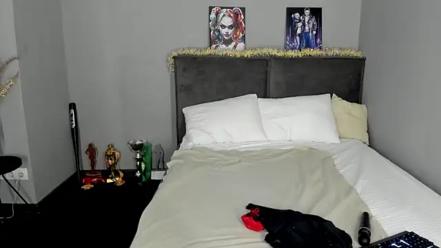 Snapshot of MuscleXXXBarbie chatting on January 14, 2026, 9:02 am MuscleXXXBarbie online show from January 14, 2026, 9:02 am