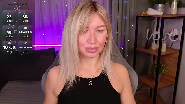 Snapshot of MilaBott chatting on November 15, 2025, 8:13 pm MilaBott online show from November 15, 2025, 8:13 pm