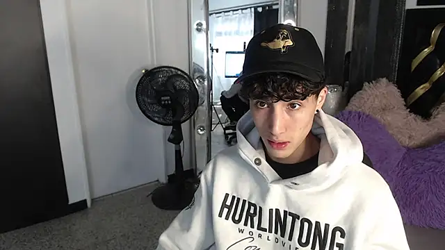 Snapshot of gojo_satoru_18 chatting on March 12, 2025, 11:54 am gojo satoru 18 online show from March 12, 2025, 11:54 am