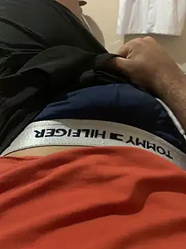 Brasileirinhoo online show from February 7, 2026, 7:33 pm