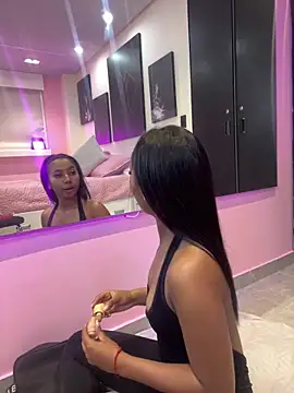 GabrielaLugo online show from February 12, 2026, 12:05 pm