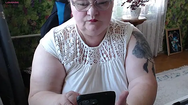 Snapshot of Goddess57 chatting on March 20, 2025, 8:42 am Goddess57 online show from March 20, 2025, 8:42 am