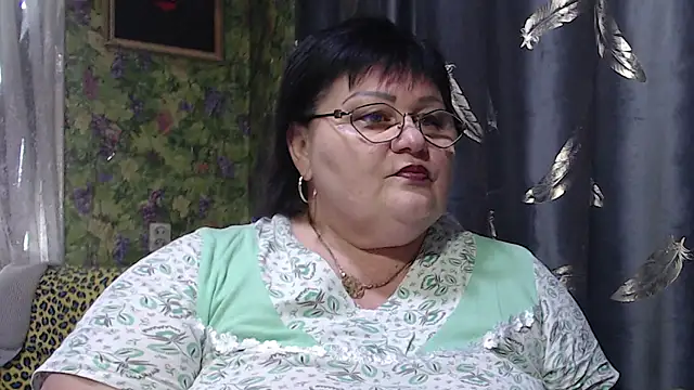 Snapshot of Goddess57 chatting on November 27, 2025, 8:04 am Goddess57 online show from November 27, 2025, 8:04 am