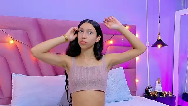Snapshot of Beautifulskinny18 chatting on October 19, 2025, 7:38 pm Beautifulskinny18 online show from October 19, 2025, 7:38 pm