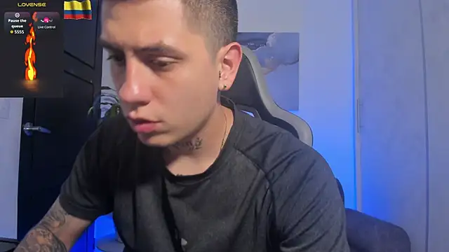 Snapshot of Yeiko_Romero_ chatting on November 5, 2025, 8:23 pm Yeiko Romero online show from November 5, 2025, 8:23 pm