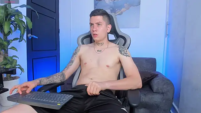 Snapshot of Yeiko_Romero_ chatting on September 23, 2025, 4:25 pm Yeiko Romero online show from September 23, 2025, 4:25 pm