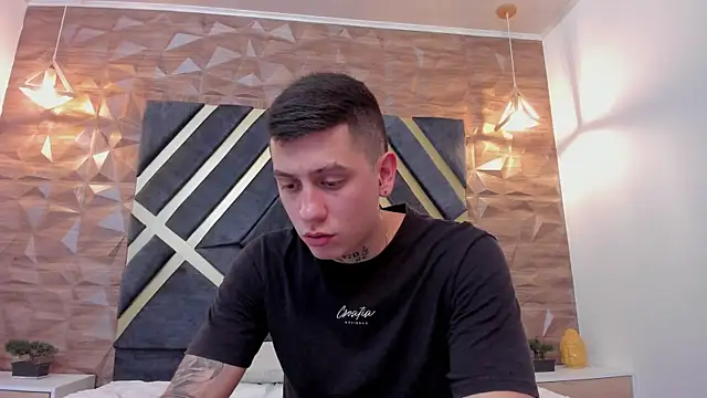 Snapshot of Yeiko_Romero_ chatting on March 18, 2025, 5:33 pm Yeiko Romero online show from March 18, 2025, 5:33 pm