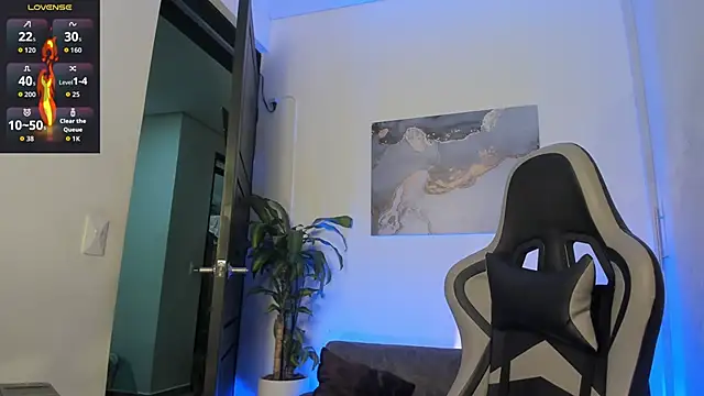 Snapshot of Yeiko_Romero_ chatting on October 21, 2025, 12:00 am Yeiko Romero online show from October 21, 2025, 12:00 am