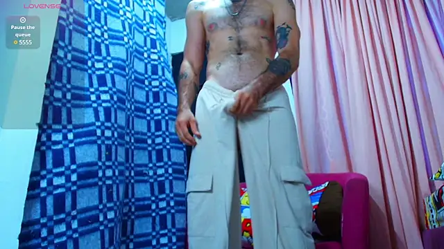 Snapshot of Thomass00 chatting on January 21, 2025, 8:21 pm Thomass00 online show from January 21, 2025, 8:21 pm