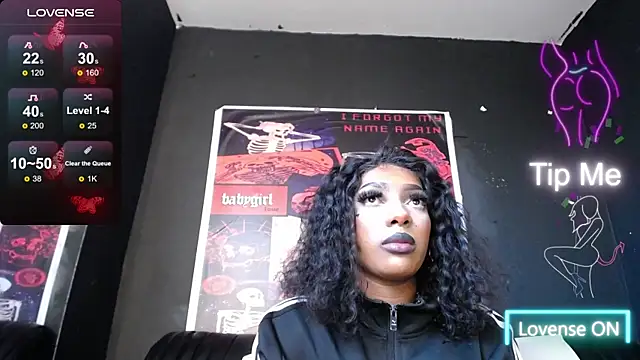 TIFFANYYSTAR online show from March 21, 2025, 1:23 pm