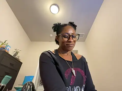 wynterheat online show from October 24, 2025, 6:23 am