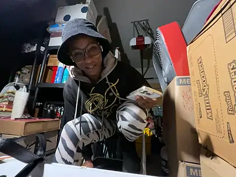 wynterheat online show from October 30, 2025, 5:06 am