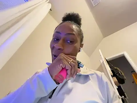 wynterheat online show from November 16, 2025, 7:02 am