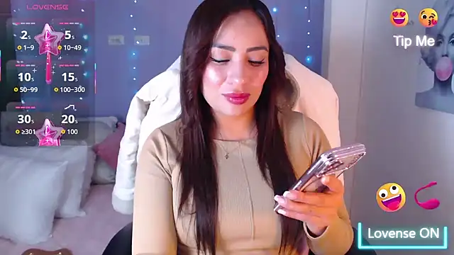 Snapshot of Paulina_627 chatting on February 15, 2026, 5:01 pm Paulina 627 online show from February 15, 2026, 5:01 pm