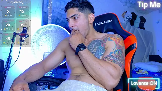 Rich boy01 online show from October 11, 2025, 1:01 pm