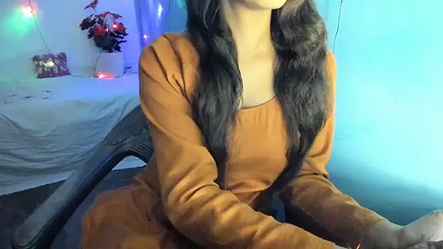 Snapshot of aarjulove chatting on November 7, 2025, 2:43 pm aarjulove online show from November 7, 2025, 2:43 pm